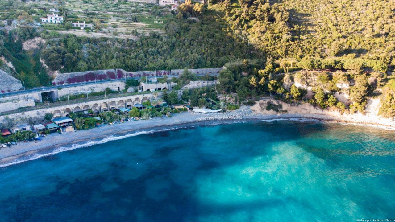 Locanda Baia Beniamin Grimaldi  Ngoại thất bức ảnh